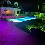 Oazis Panzio Nocleg ze śniadaniem 3*