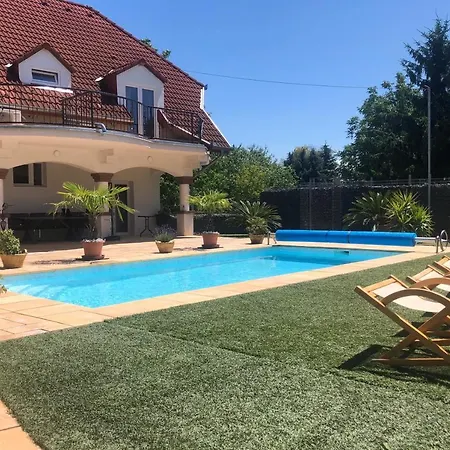 Oazis Panzio Bed & Breakfast