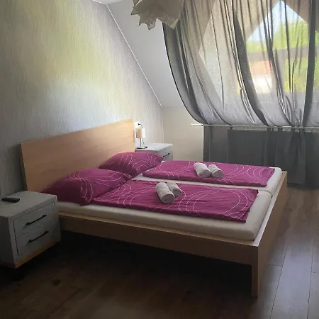 Oazis Panzio Bed & Breakfast *