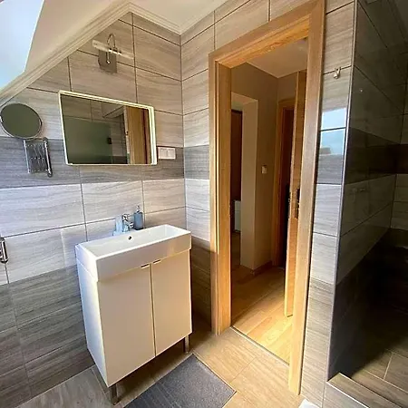 Oazis Panzio B&B 기에네스디아스